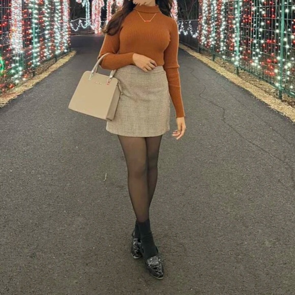 Houndstooth Khaki Tan Mini Skirt - Picture 13 of 15